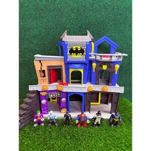 Imaginext Fisher Price DC Super Friends Batman Gotham City Joker Bank Playset